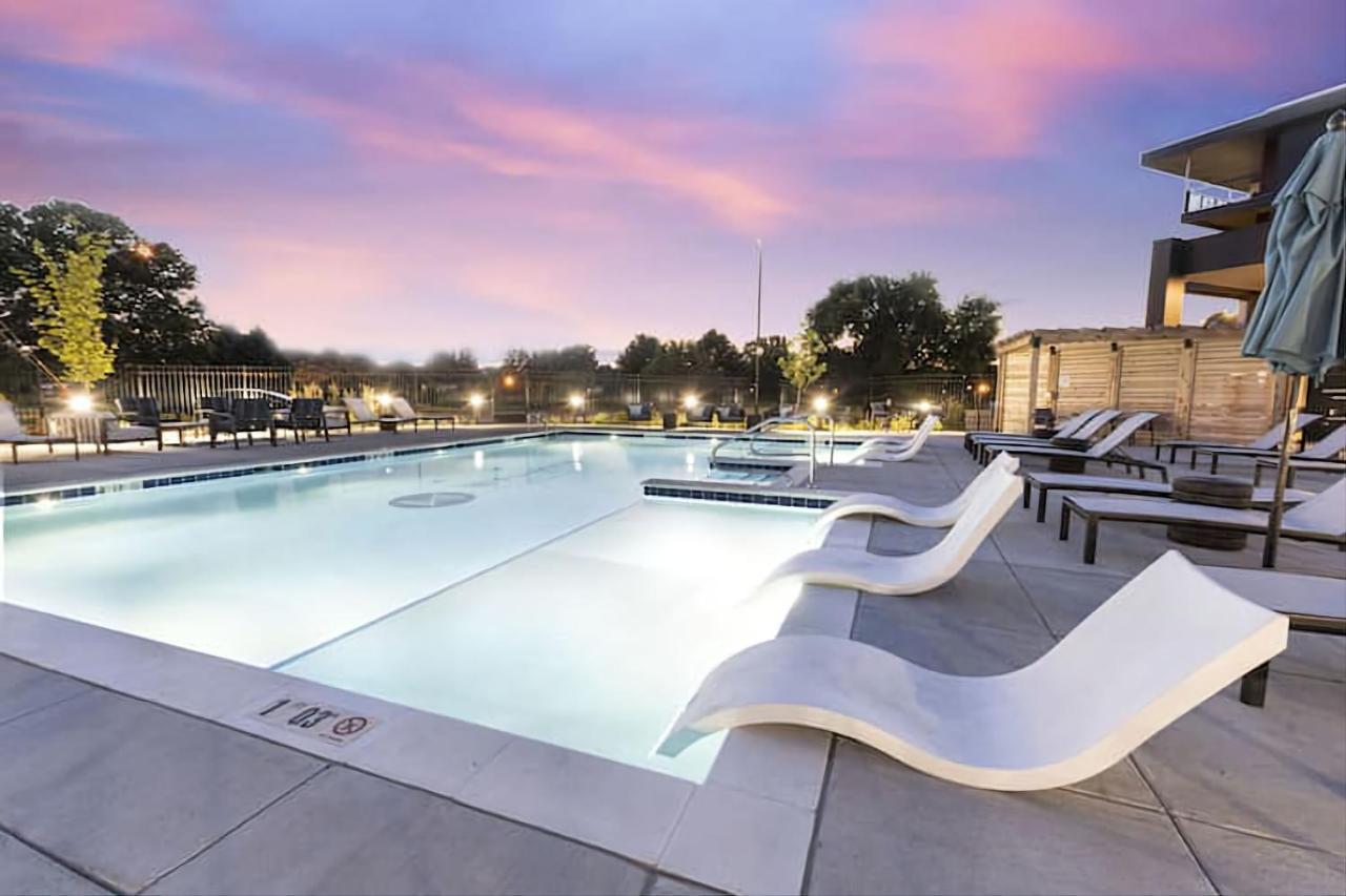 Flr Large Pool Gym Free Parking * Indianapolis
