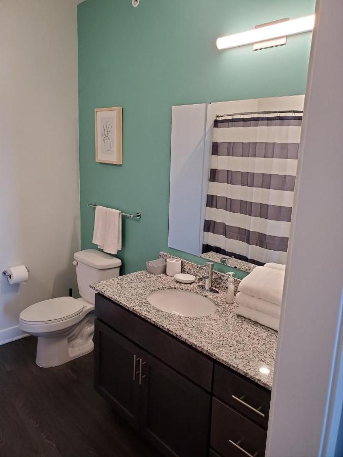Apartment Flr Large Pool Gym Free Parking *