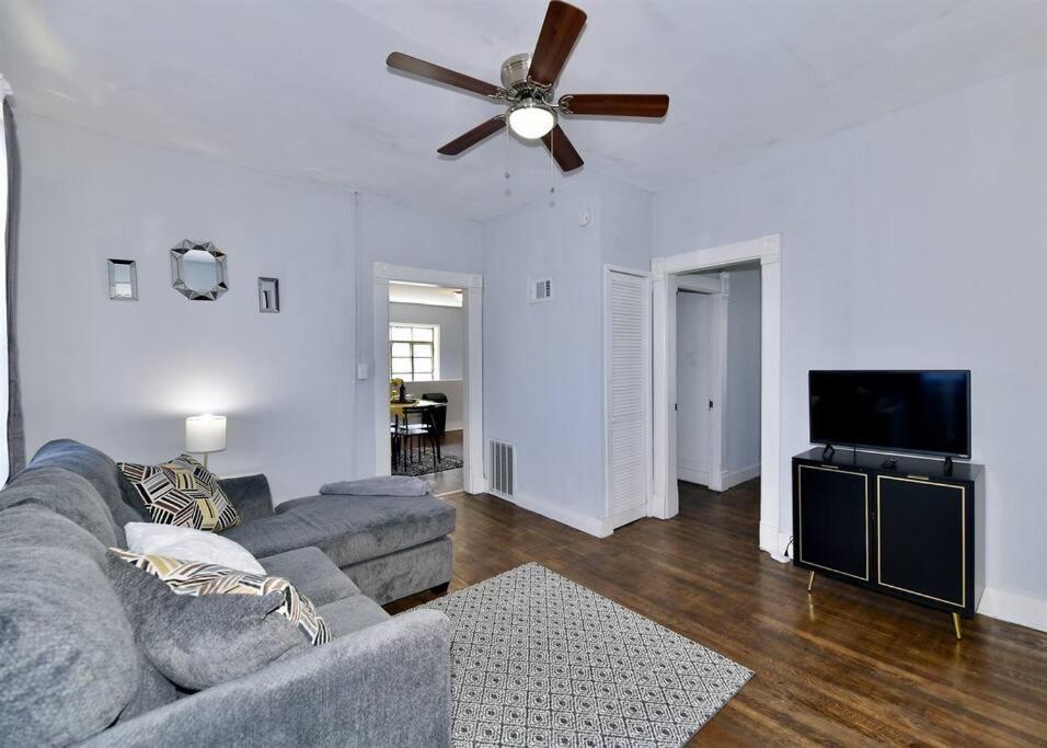 Holiday home Fountain Square Location Downtown Indy Near Conventions Indianapolis