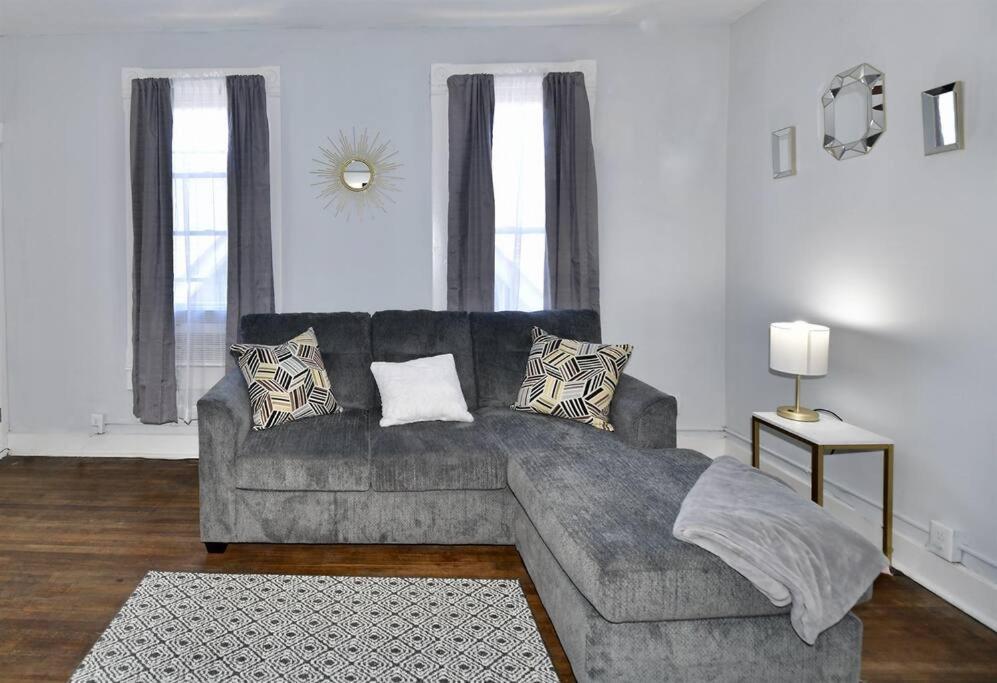 Fountain Square Location Downtown Indy Near Conventions Holiday home *
