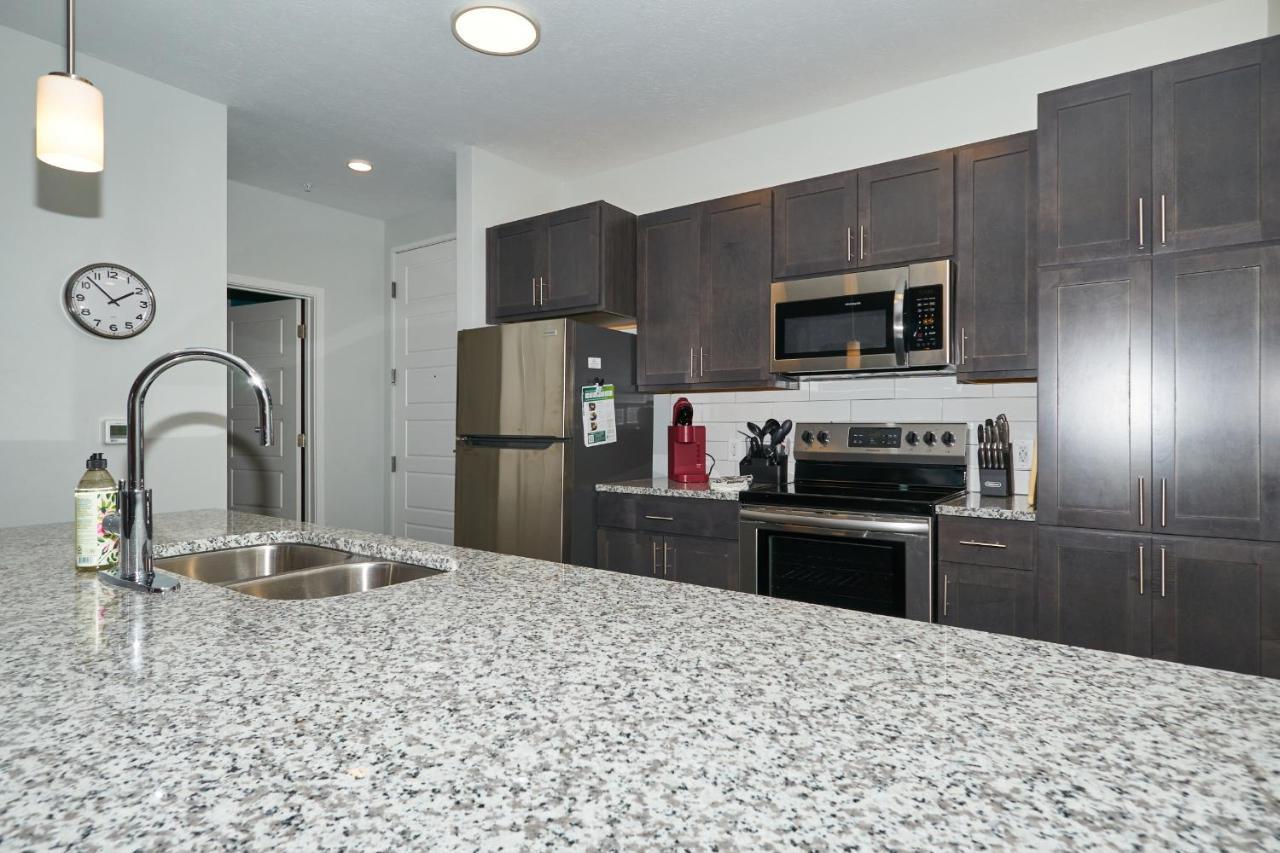 Modern Dwntwn 1 Bdrm Pool Gym Free Parking Apartment Indianapolis