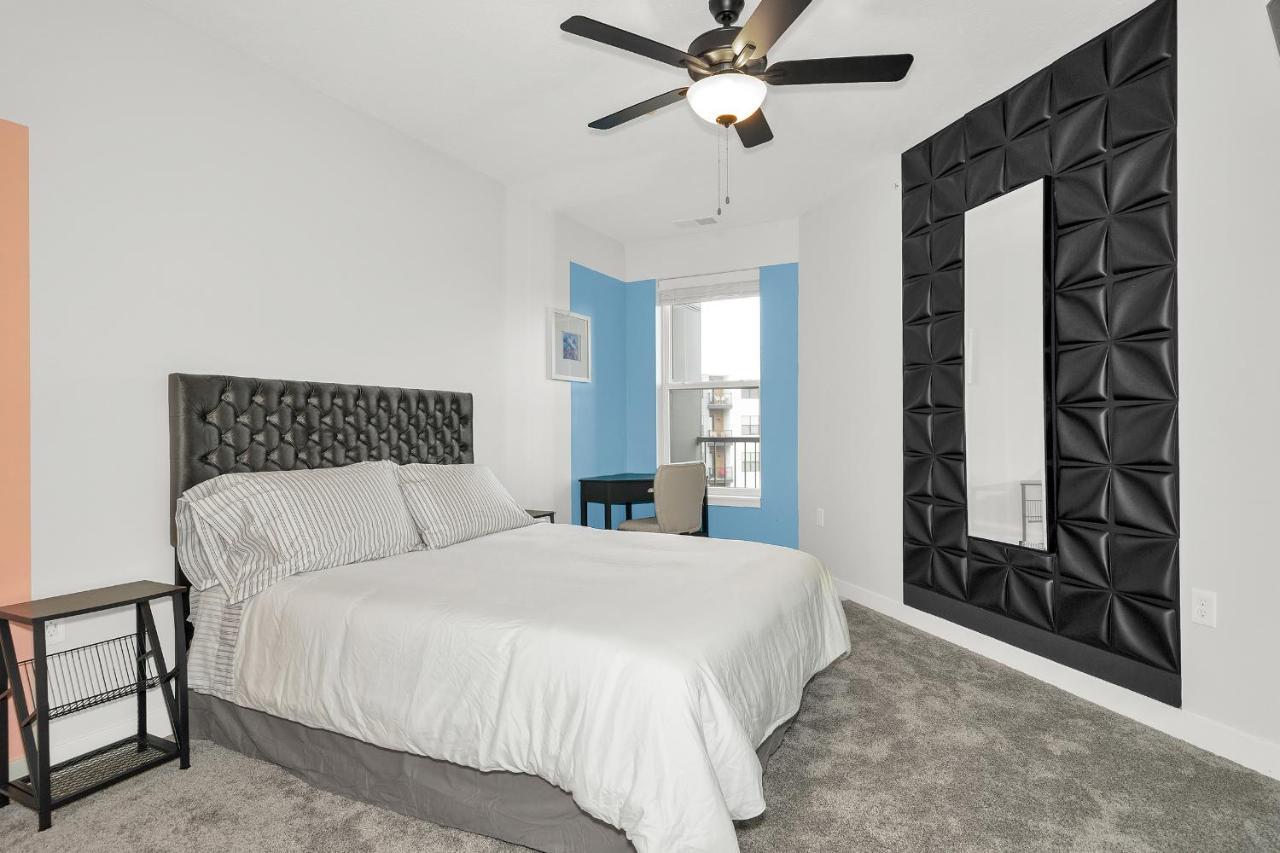 Contemporary 1 Bdrm With Pool Parking Gym Apartment Indianapolis