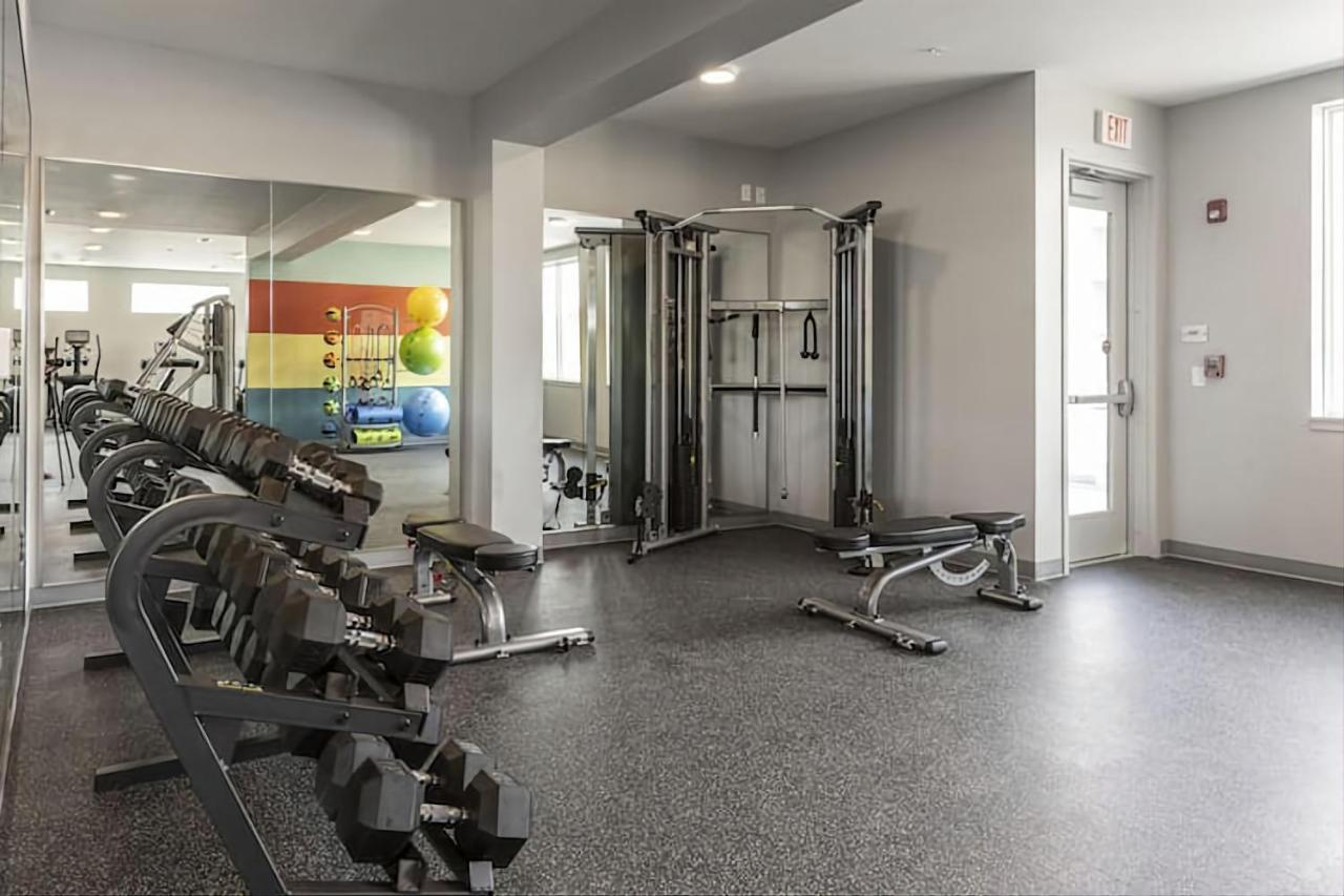 Flr Large Pool Gym Free Parking *