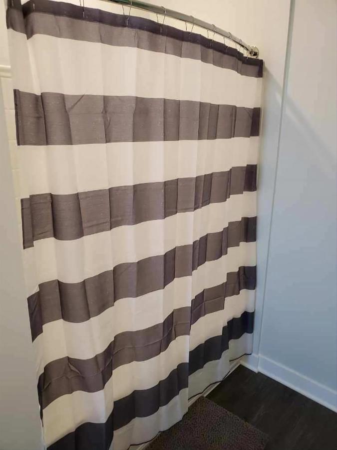 Flr Large Pool Gym Free Parking Apartment *