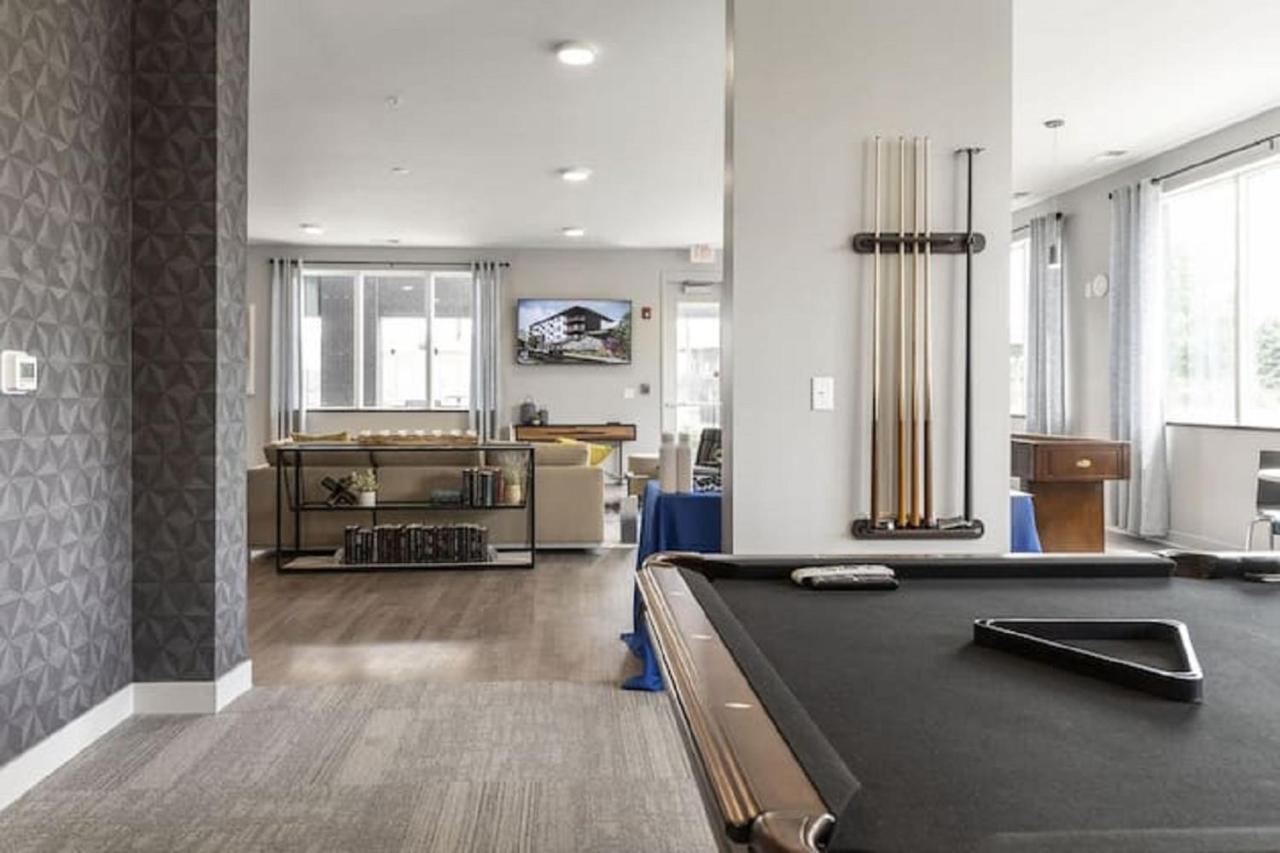 Flr Large Pool Gym Free Parking Apartment *