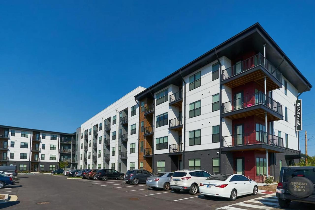 Modern Dwntwn 1 Bdrm Pool Gym Free Parking Indianapolis