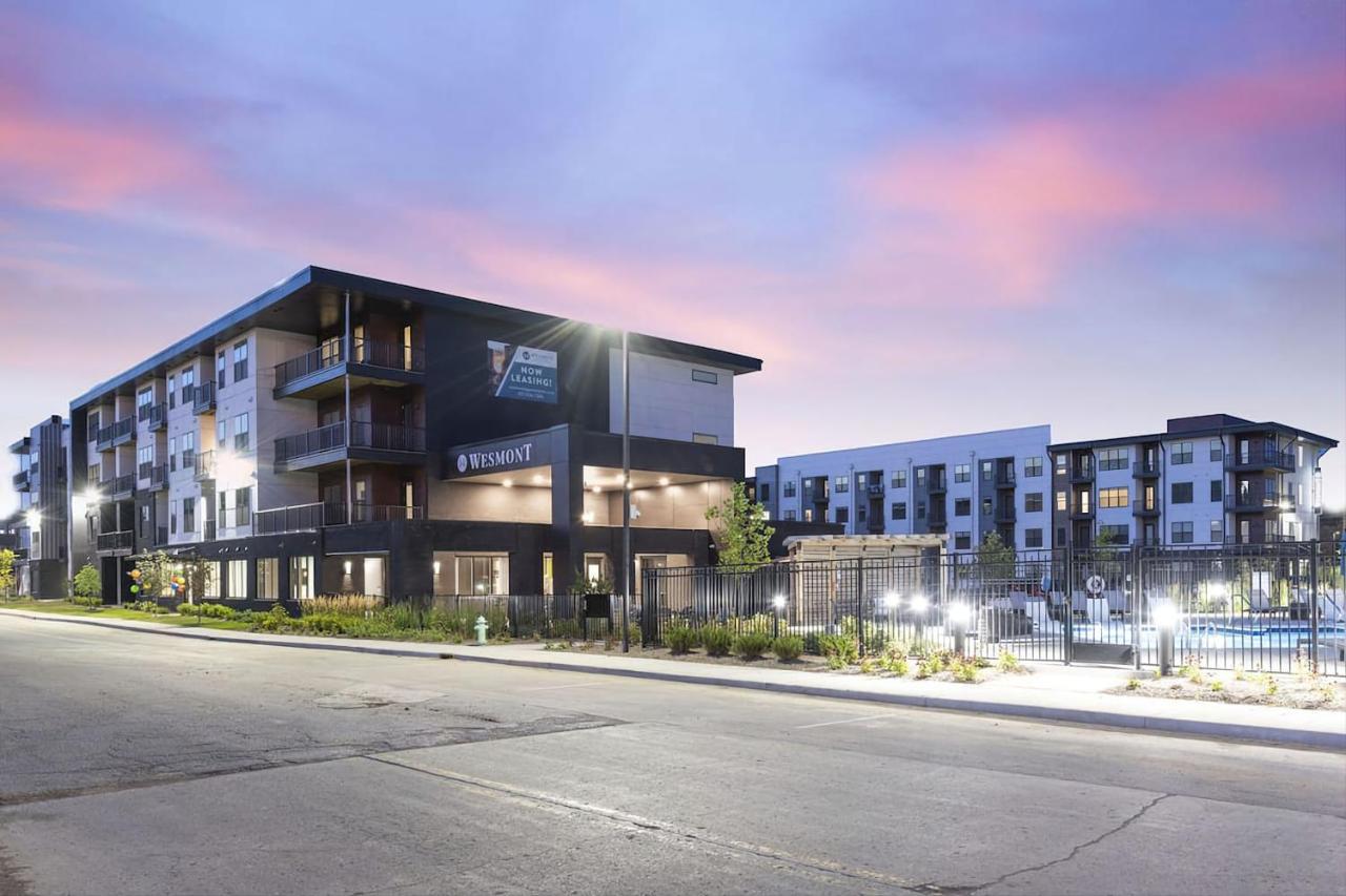 Modern Dwntwn 1 Bdrm Pool Gym Free Parking Apartment Indianapolis