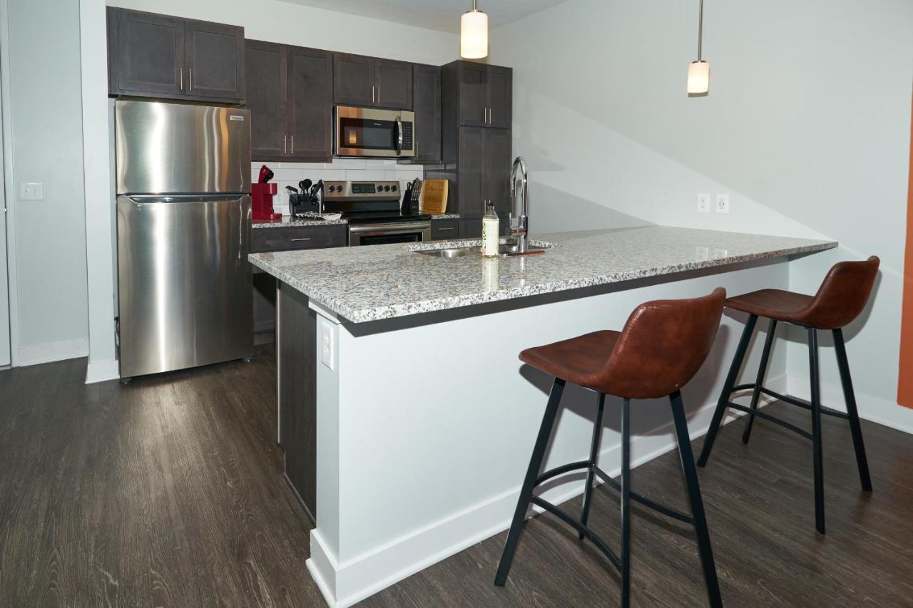 Modern Dwntwn 1 Bdrm Pool Gym Free Parking * Indianapolis