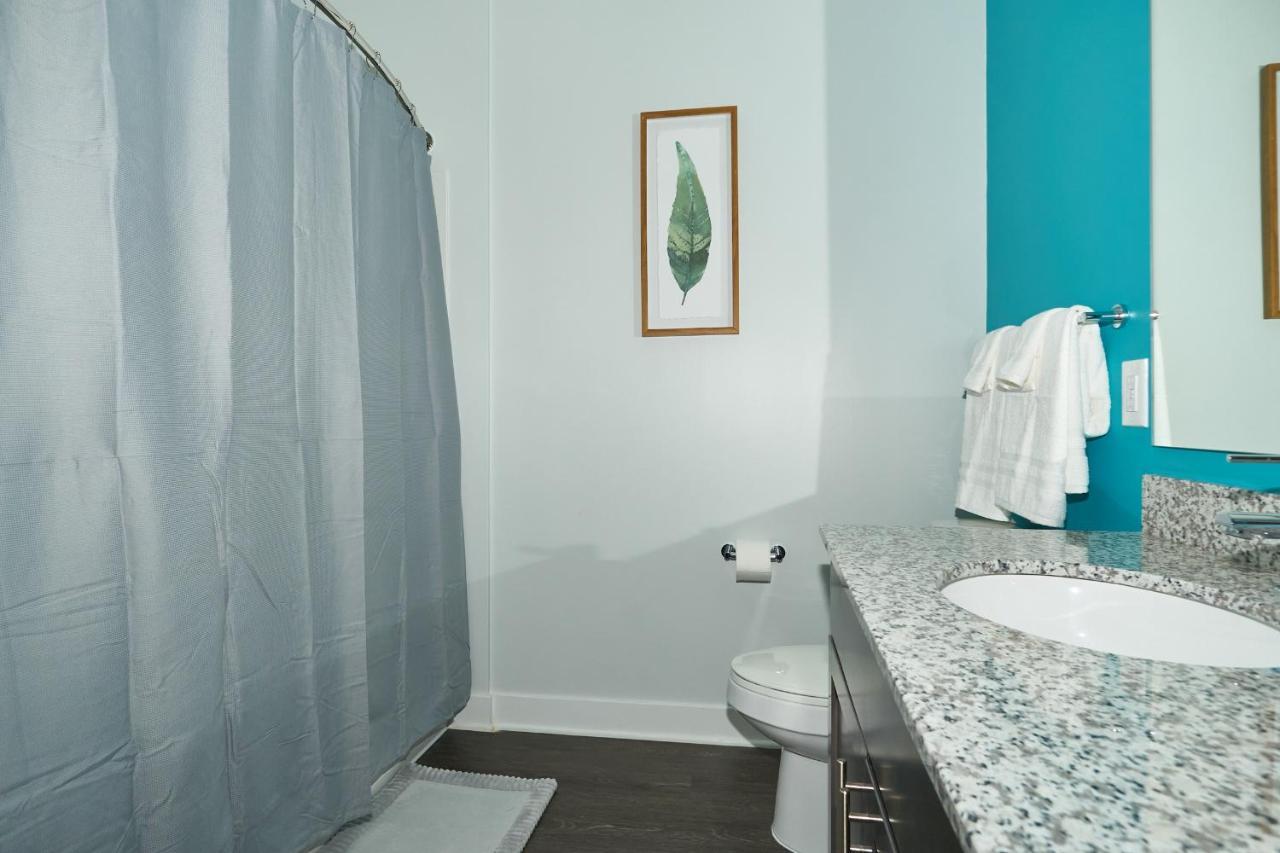 Modern Dwntwn 1 Bdrm Pool Gym Free Parking Indianapolis