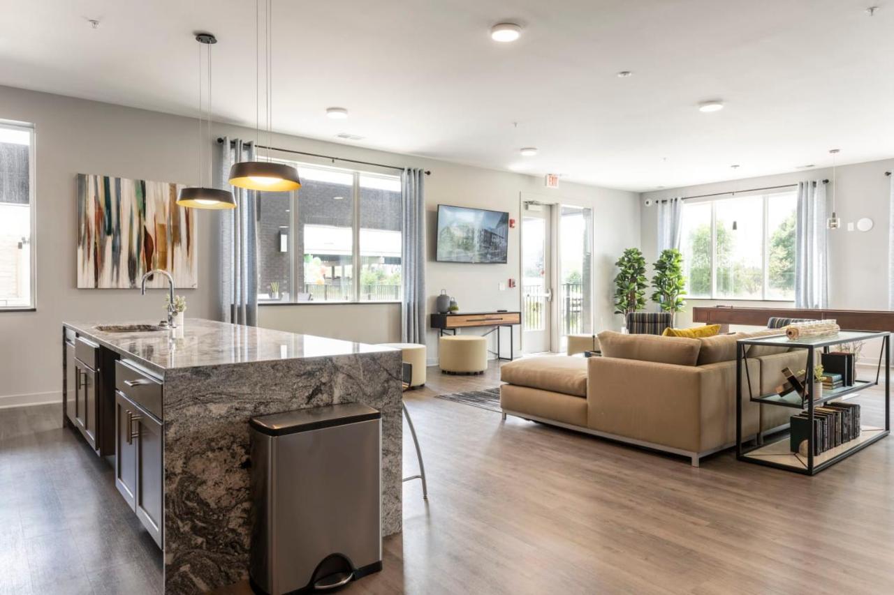 Contemporary 1 Bdrm With Pool Parking Gym