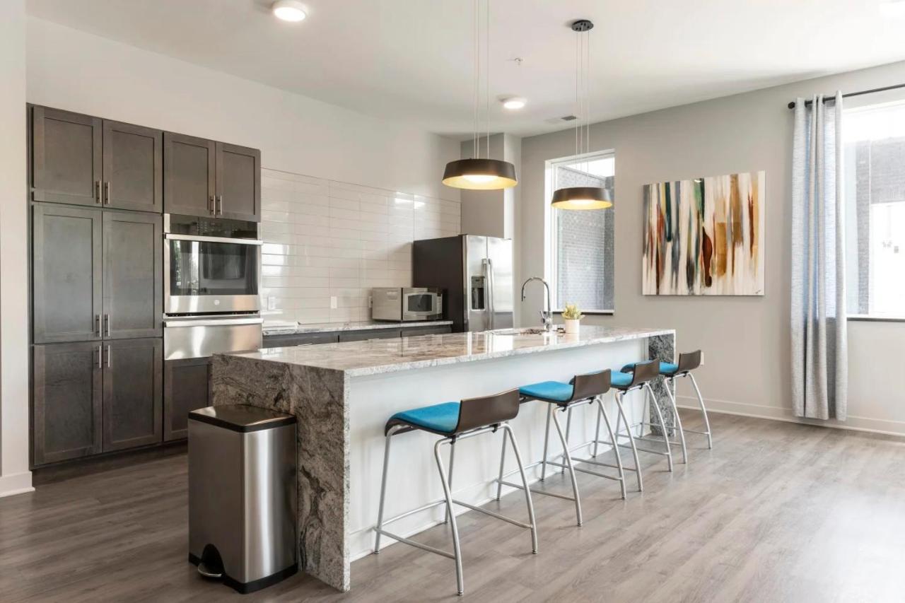 Contemporary 1 Bdrm With Pool Parking Gym Indianapolis