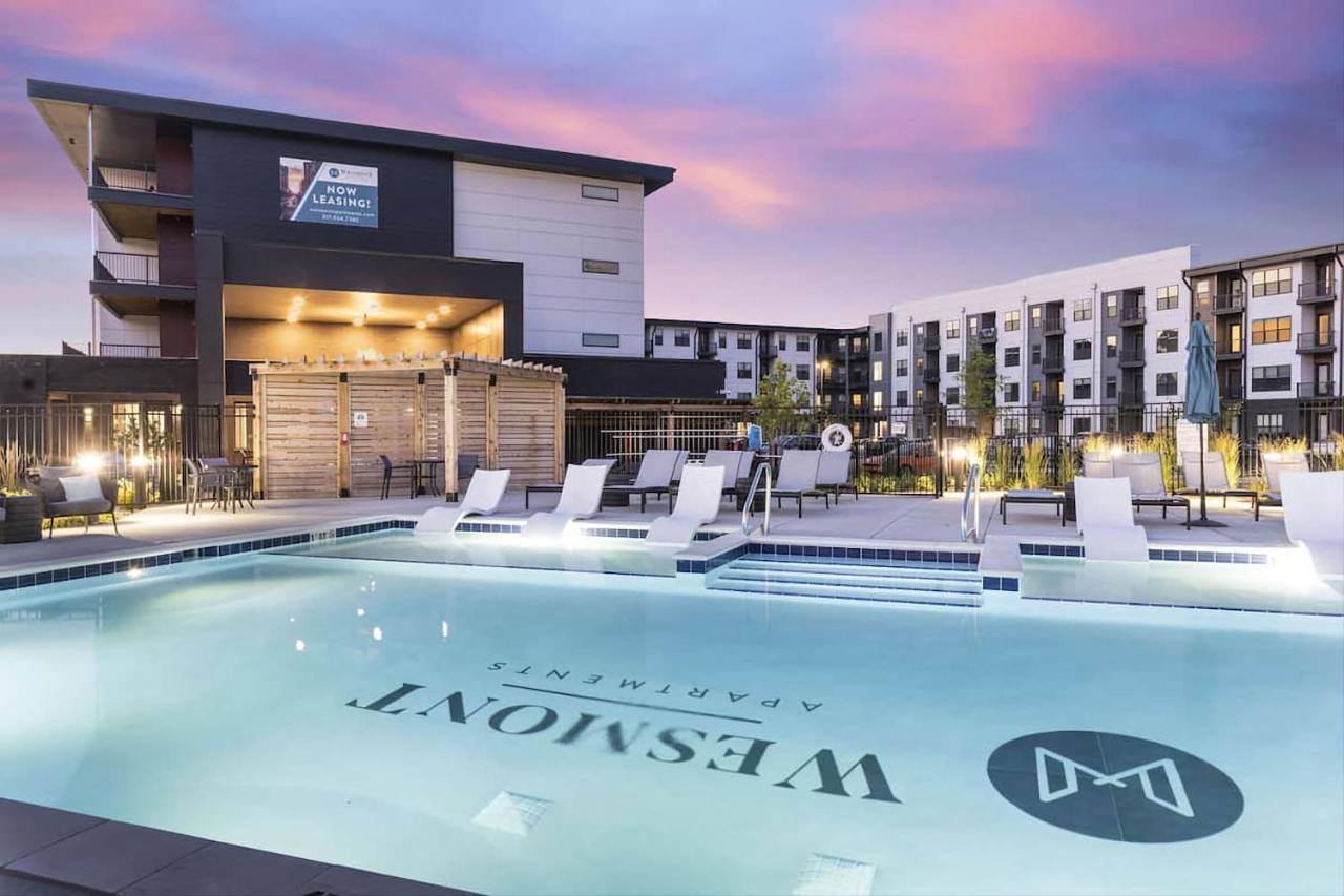 Contemporary 1 Bdrm With Pool Parking Gym *