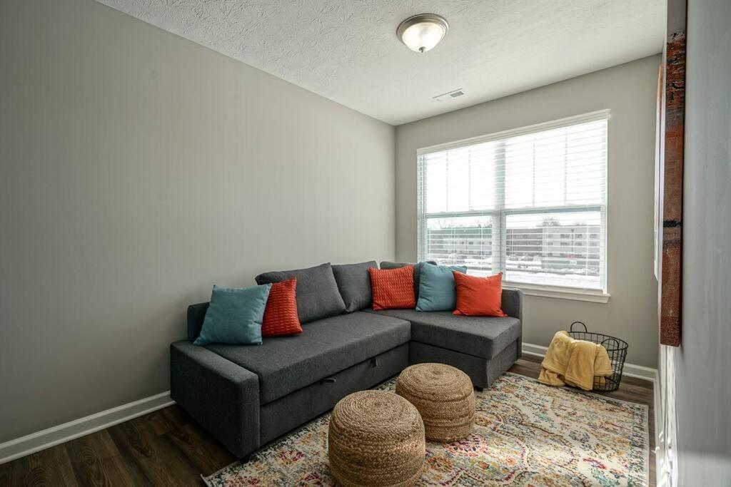 Luxury Blue Minutes From Everything Indy Apartment