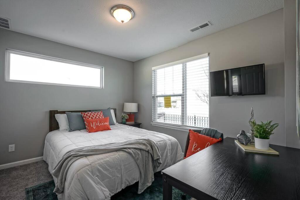 Luxury Blue Minutes From Everything Indy Indianapolis
