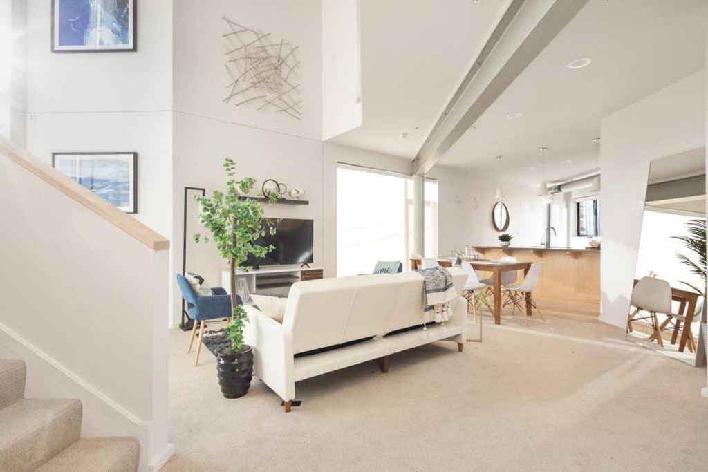 Two Modern Penthouses On Mass By Cozysuites *