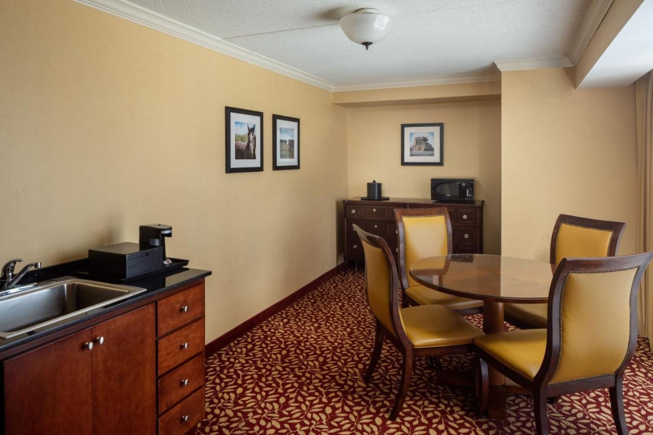 Marriott East Hotel