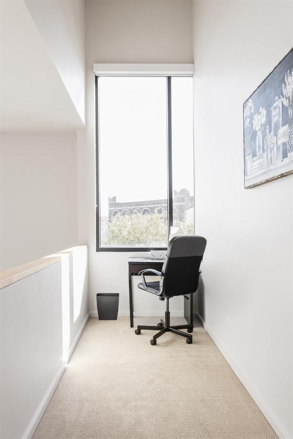 Holiday home Two Modern Penthouses On Mass By Cozysuites *