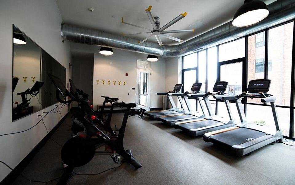 Vibrant 2br Corner And Free Parking At Cityway Indianapolis
