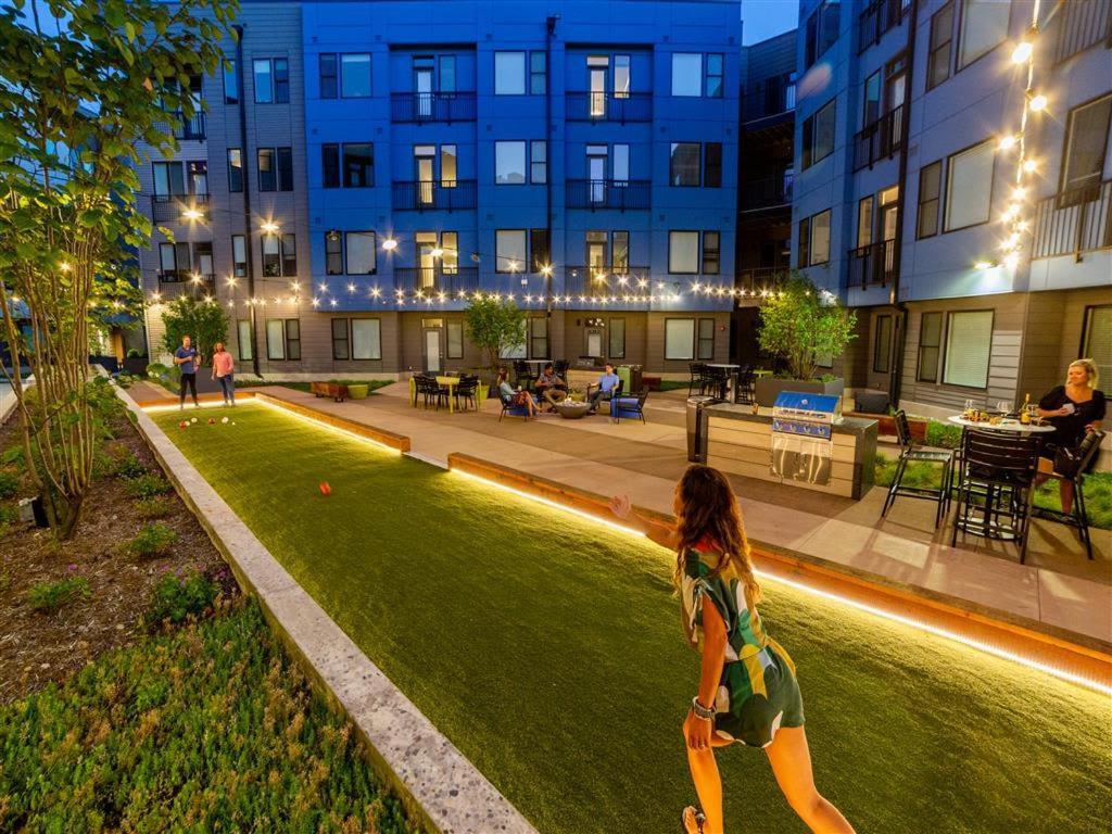 Apartment Vibrant 2br Corner And Free Parking At Cityway Indianapolis