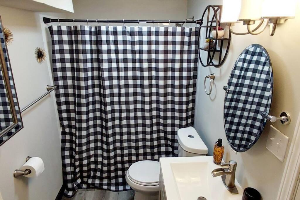 Apartment Spacious Close To Downtown Indy/ King Bed *