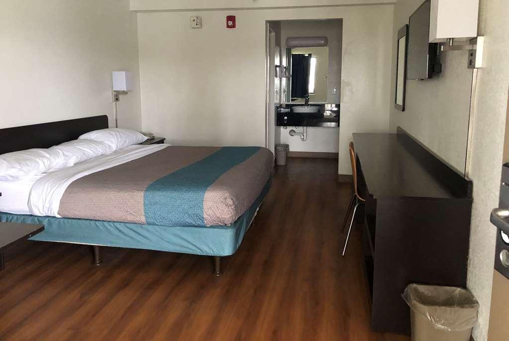Hotel Days By Wyndham South