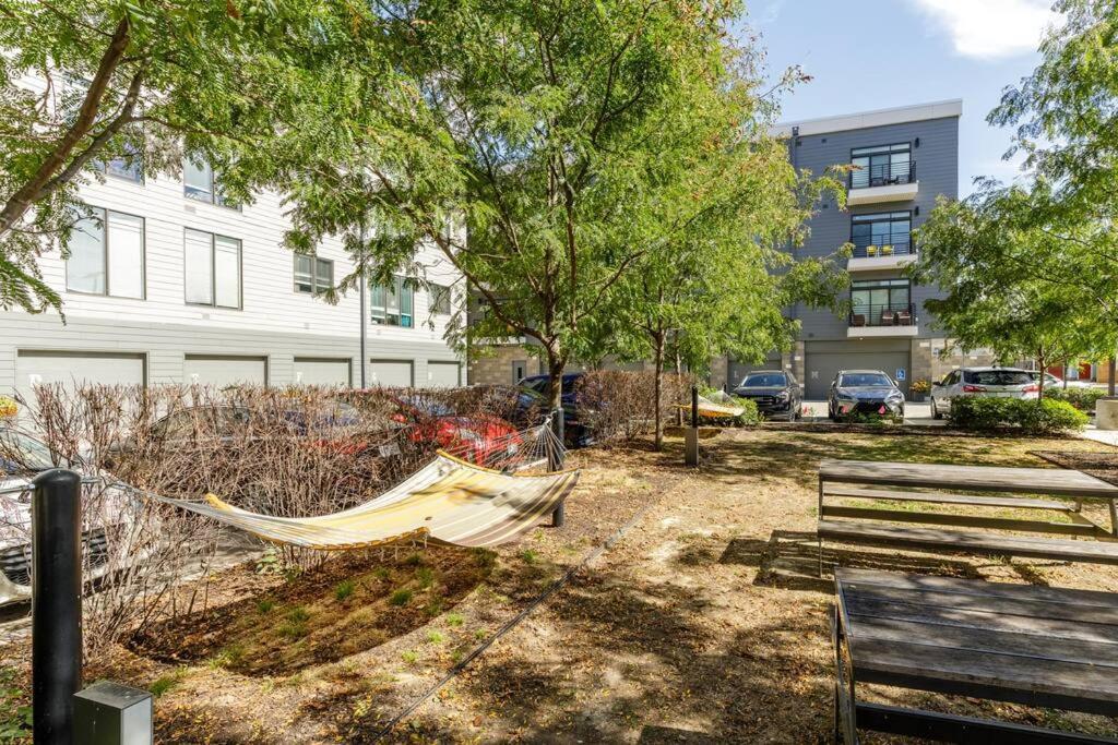 Stylish 2br Fountain Square *