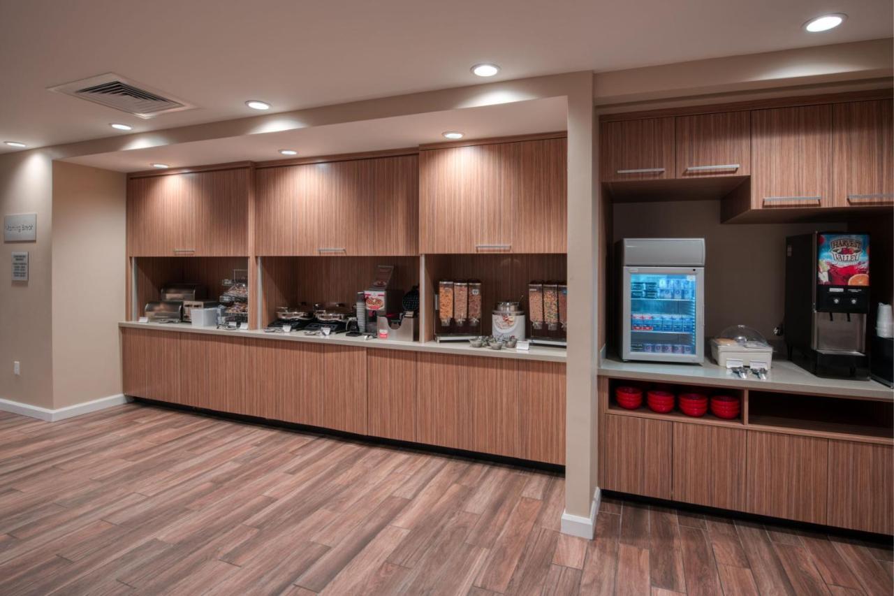 Towneplace By Marriott Airport Hotel 2*