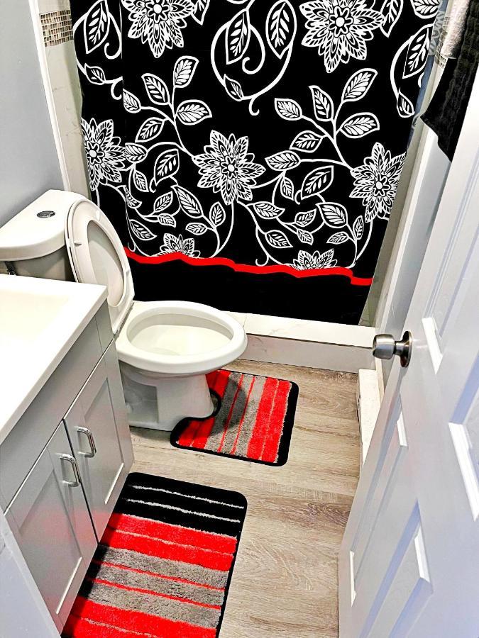 Minutes To Downtown! Long-stays & Pets Welcome! *