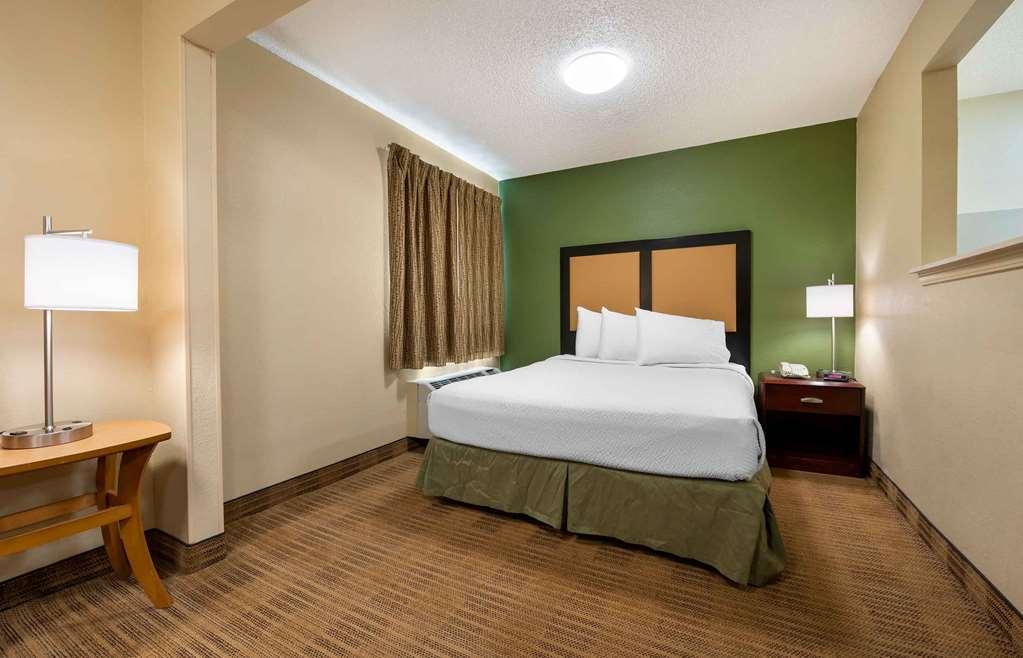 Suburban Hotel