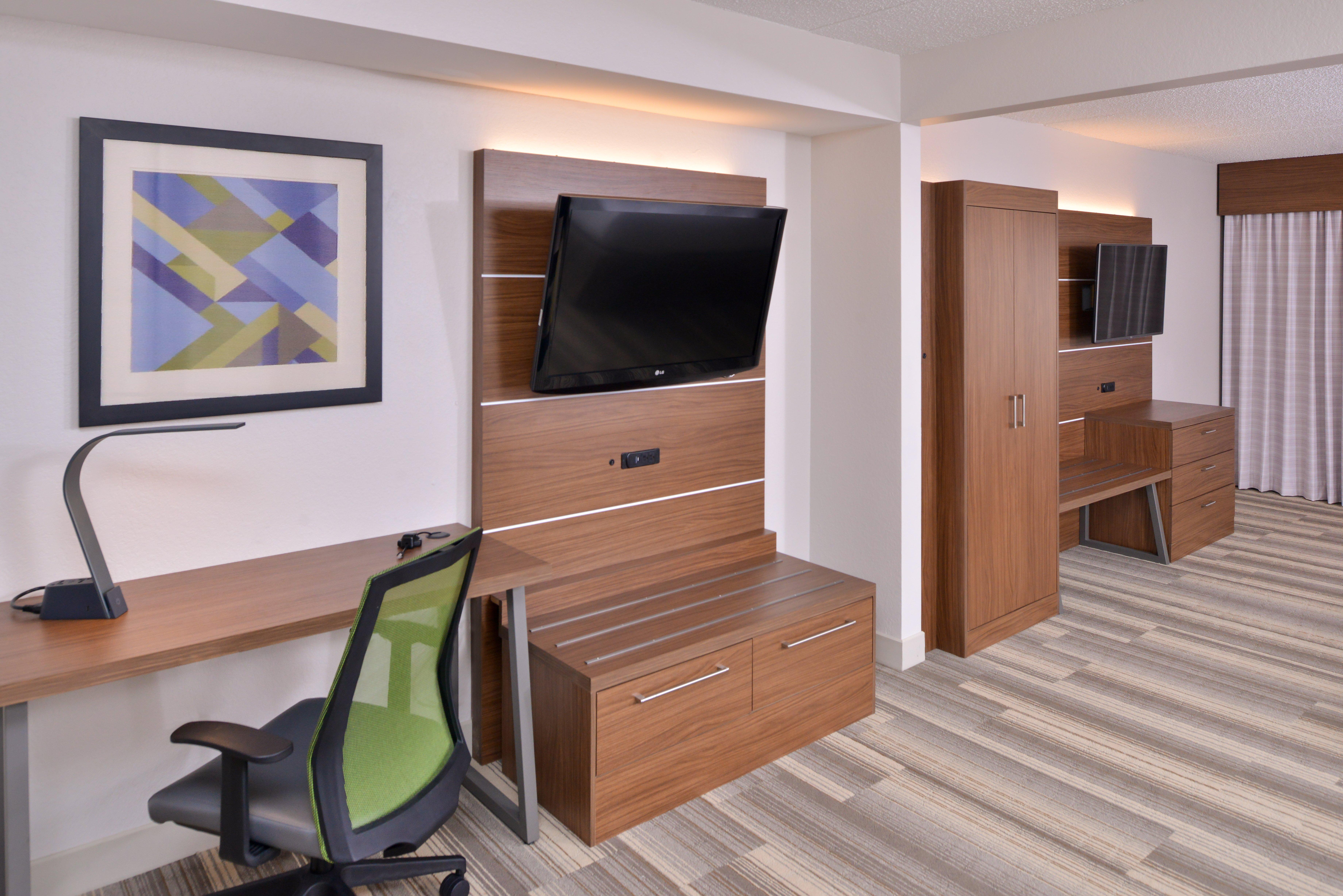 Express & Dtn-conv Ctr By Ihg