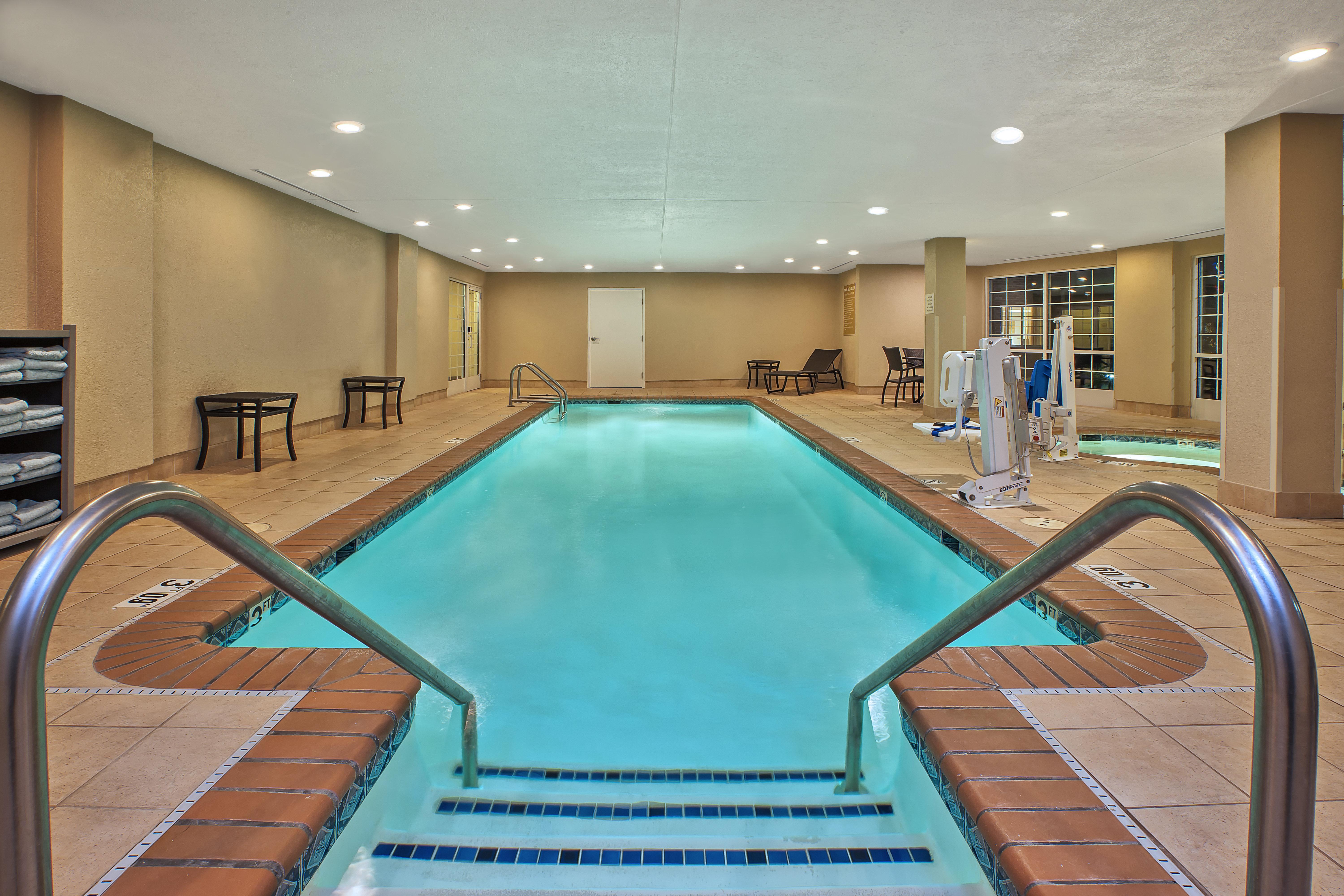 Candlewood Northeast By Ihg Hotel