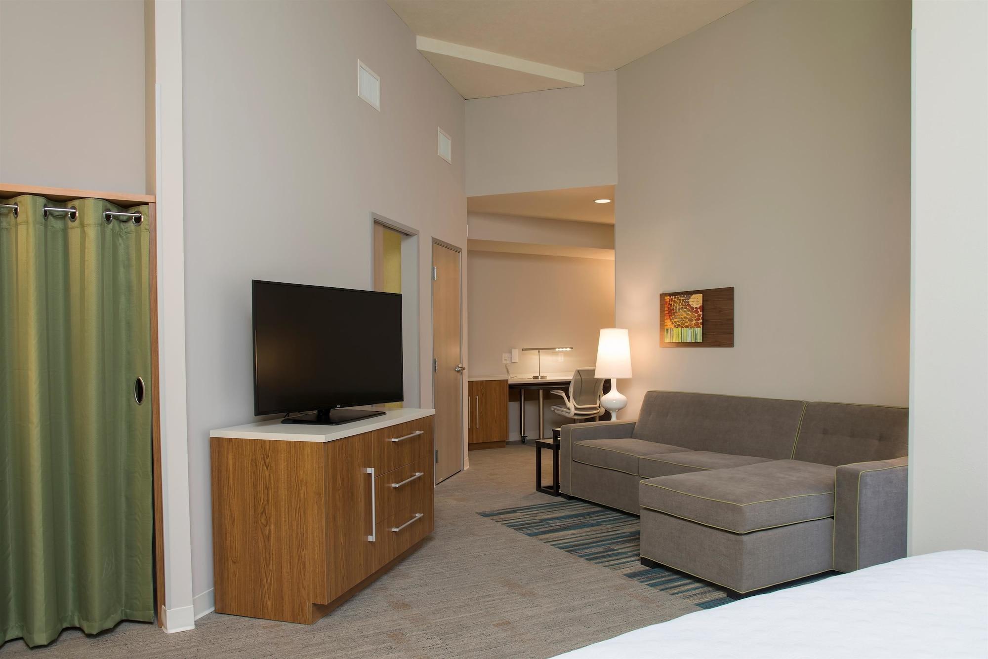 Hotel Home2 By Hilton Downtown 3*