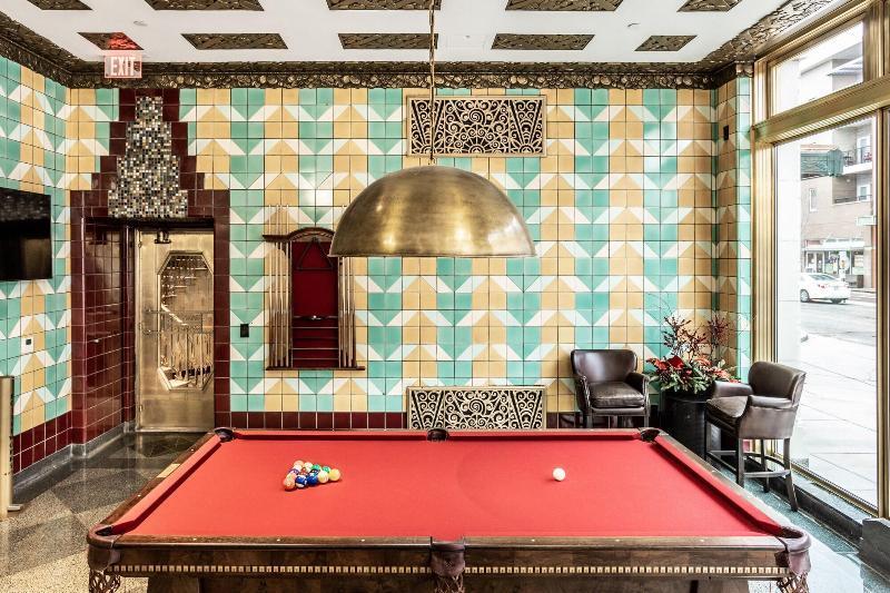 Bottleworks Hotel Indianapolis