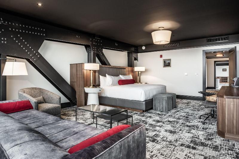 Bottleworks Hotel 4*