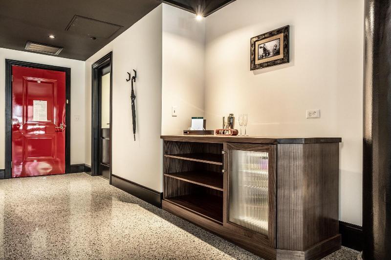 Bottleworks Hotel Indianapolis