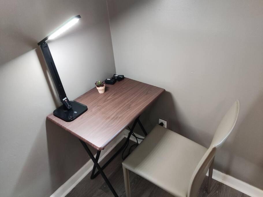 Inn Not In Service Lights Hideaway- 3br Near Downtown Indy