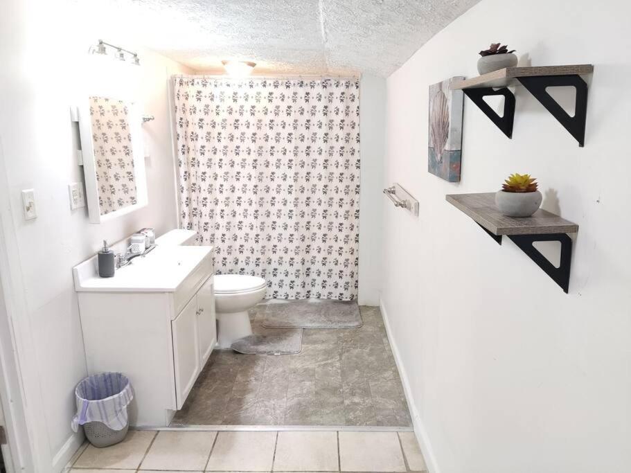 Inn Not In Service Lights Hideaway- 3br Near Downtown Indy Indianapolis