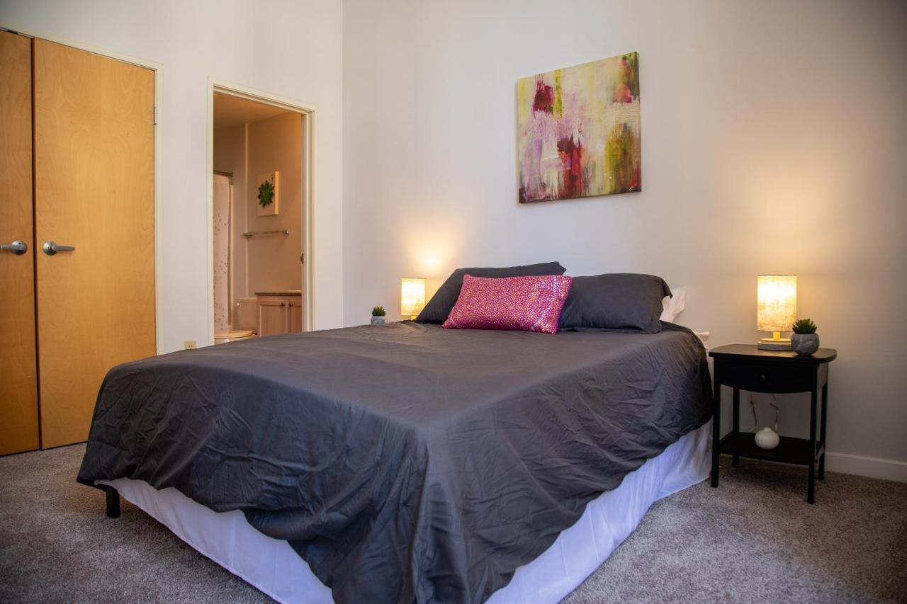 Apartment Frontdesk Wholesale District Downtown Indy Apts Indianapolis