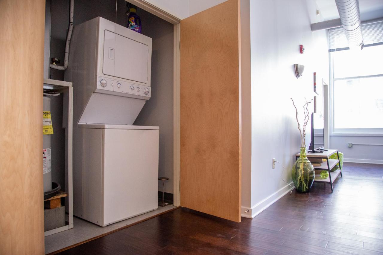 Apartment Frontdesk Wholesale District Downtown Indy Apts *