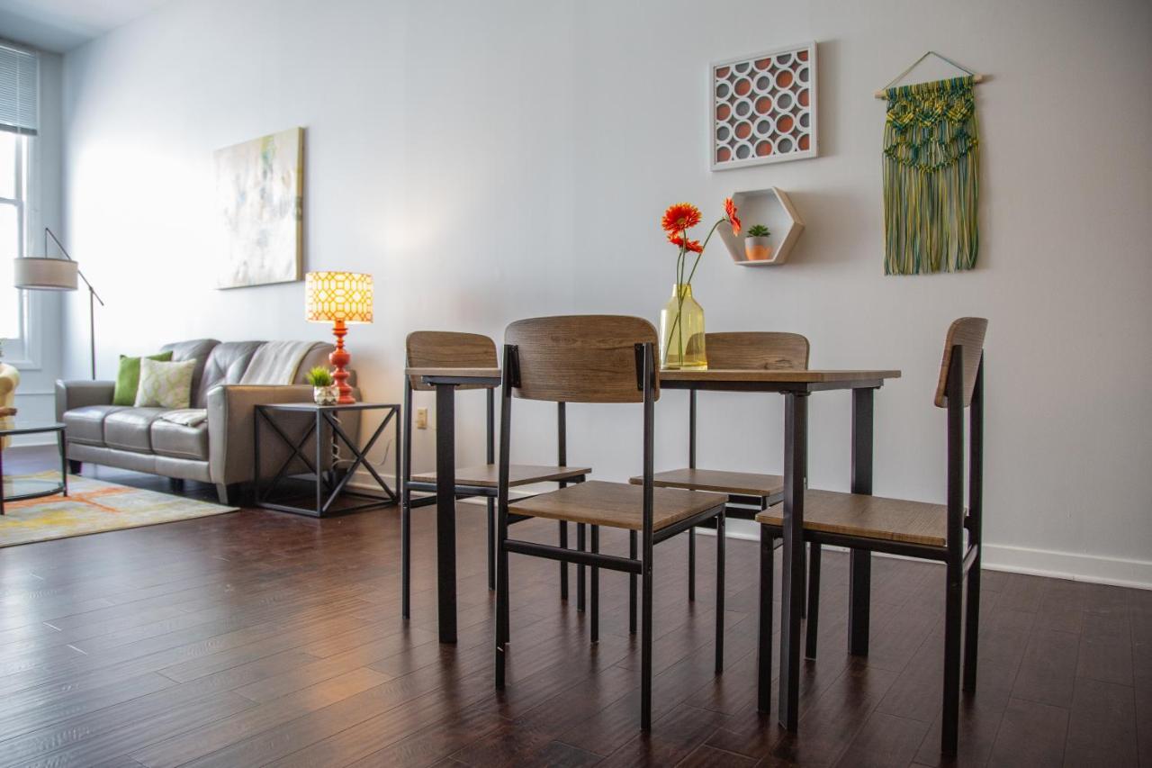 Frontdesk Wholesale District Downtown Indy Apts