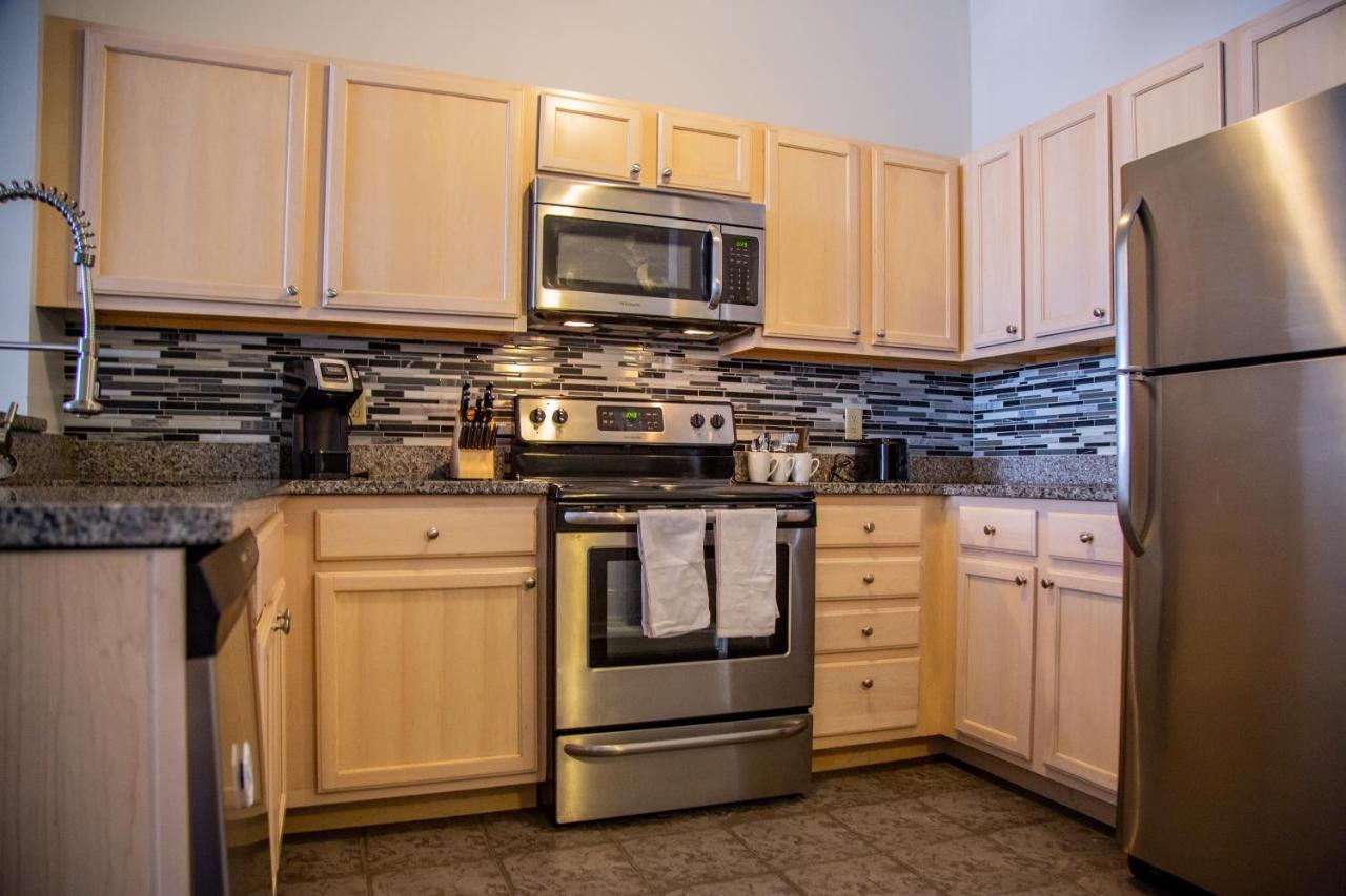 Apartment Frontdesk Wholesale District Downtown Indy Apts Indianapolis