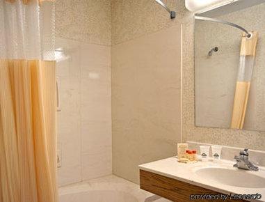 Travelodge Castleton Hotel