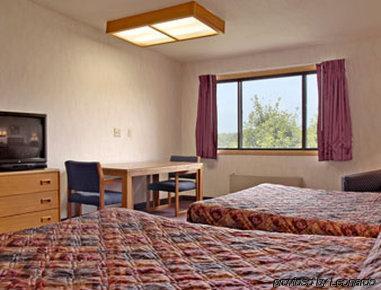 Travelodge Castleton Hotel 2*
