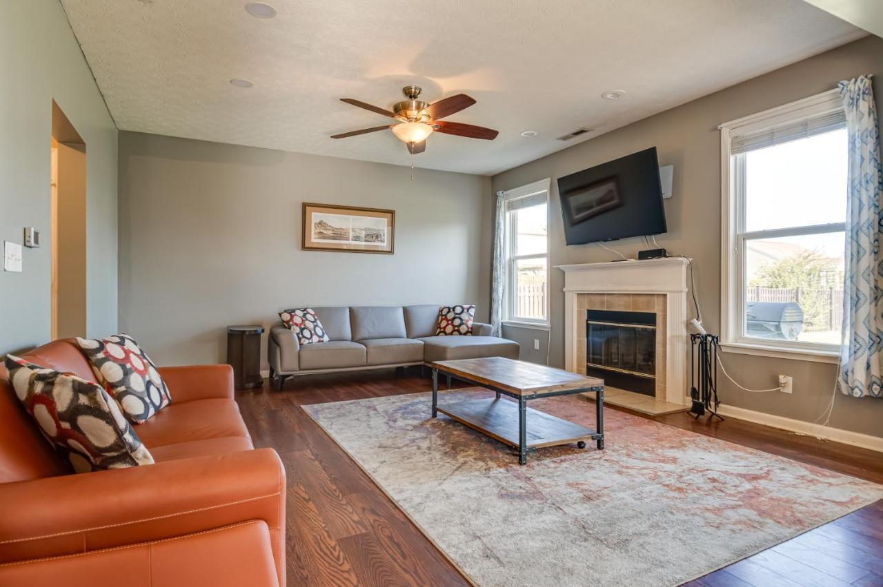 With Patio And Community Pool! Holiday home