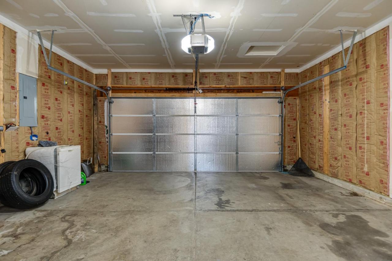 With Patio And Community Pool! *
