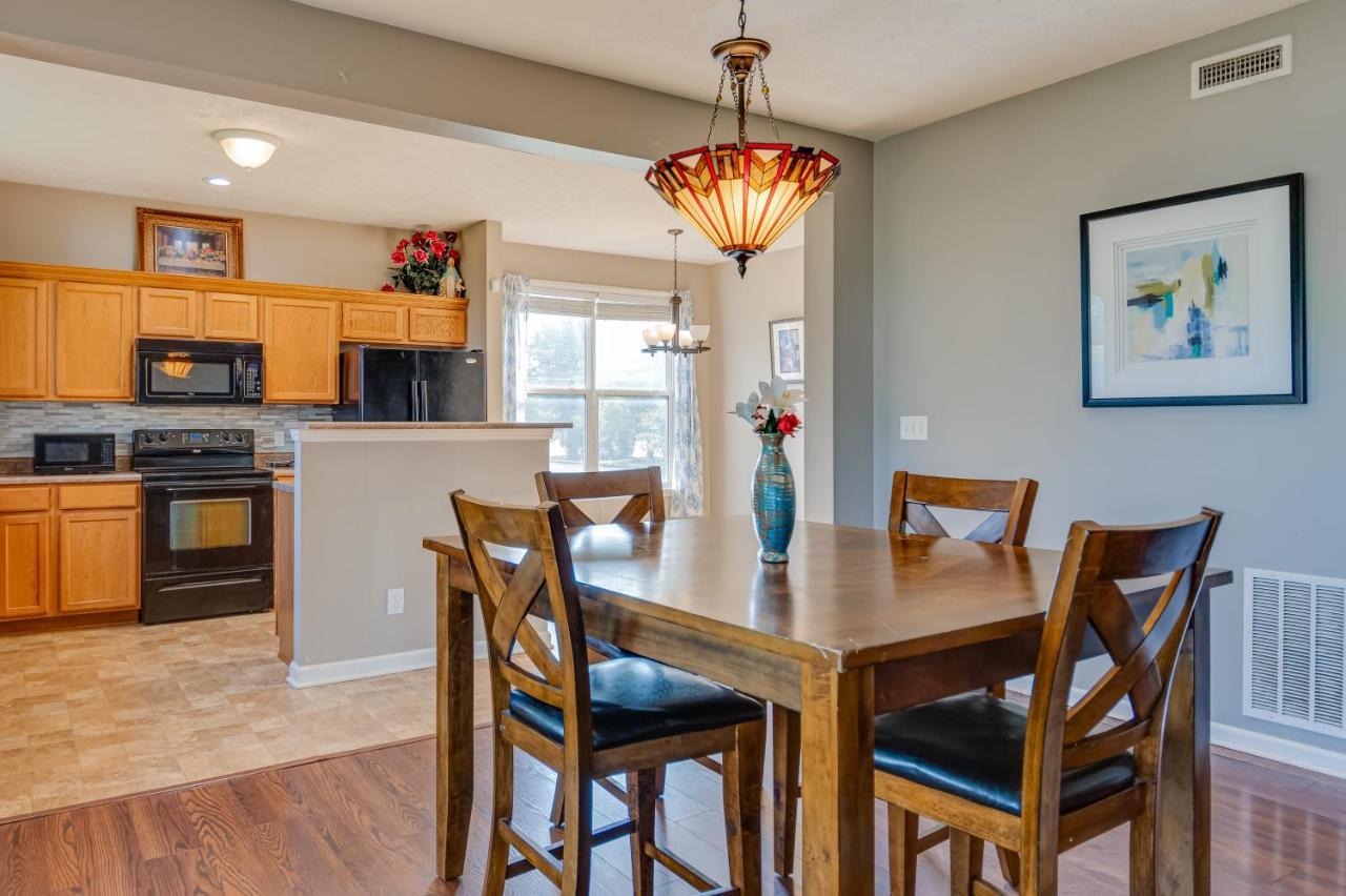 With Patio And Community Pool! * Indianapolis