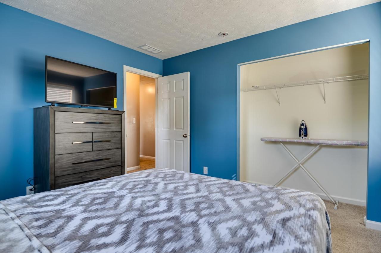 With Patio And Community Pool! *