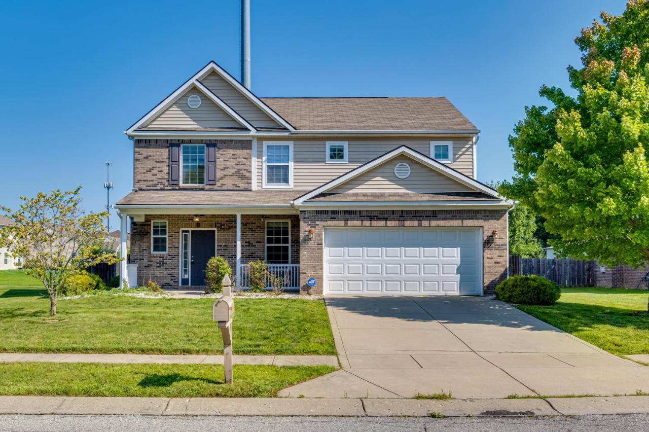 Holiday home With Patio And Community Pool! Indianapolis