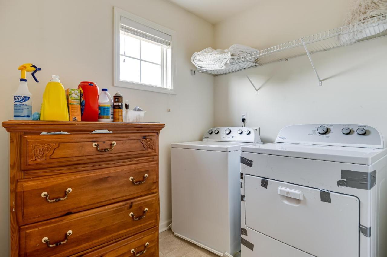 With Patio And Community Pool! * Indianapolis