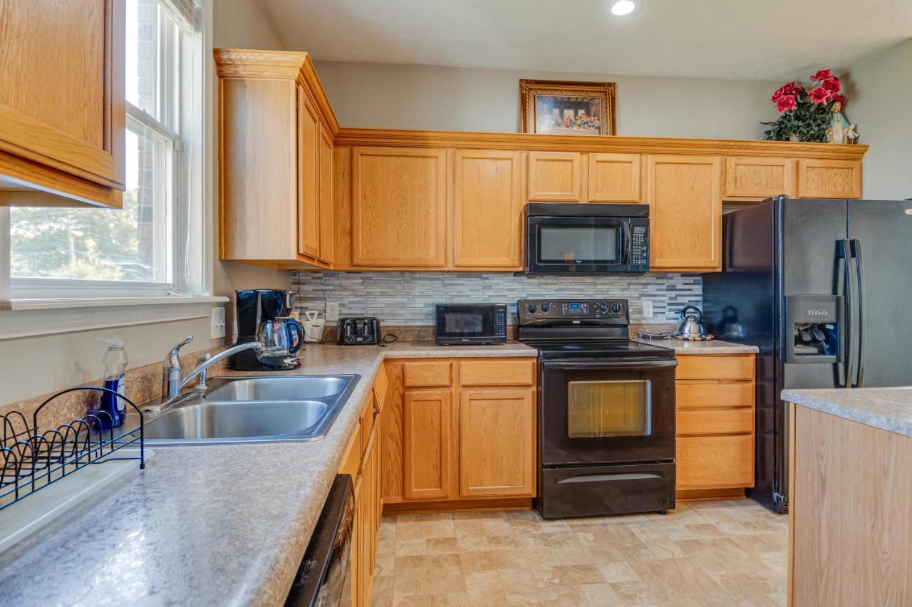With Patio And Community Pool! *